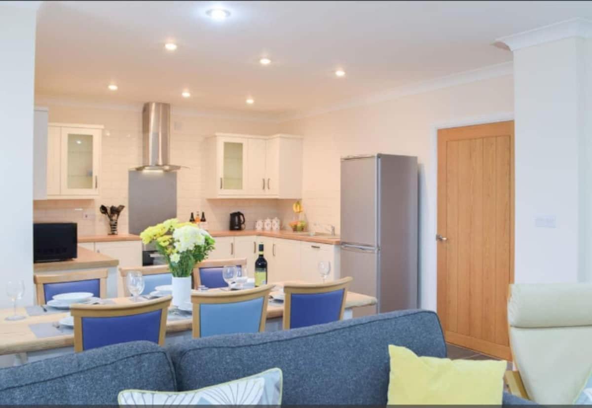 Luxury Cottage With Private Indoor Hot Tub+Woodlands Llanfyrnach Exterior foto